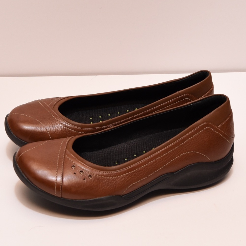 Clark's leather flats women's wave walk‎ size 7B